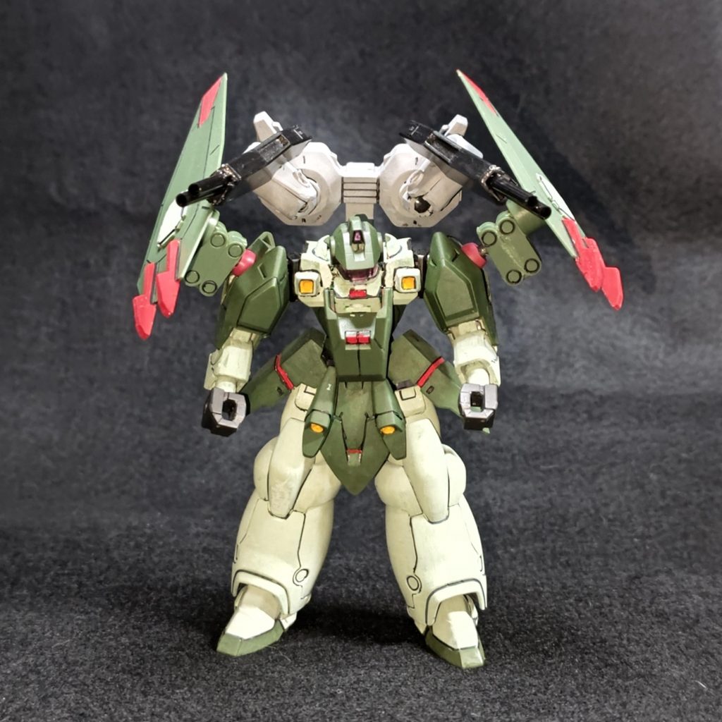 全身をアクリルガッシュの筆塗りで塗装。墨入れはピグマ水性の0.03ミリペンです。