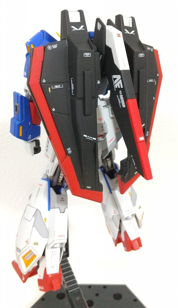 (初の)スジボリ追加。そして、デカールは多めに。