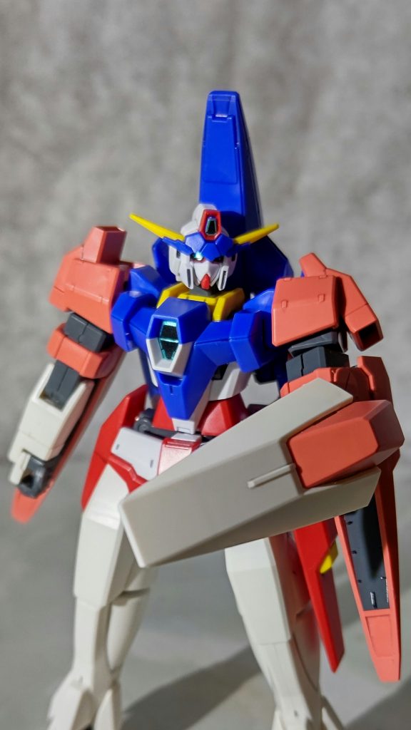 オマケにクランシェの手足着けたAGE3を追加。肩のシルエットで力強さが変わるのが良く分かるかと。