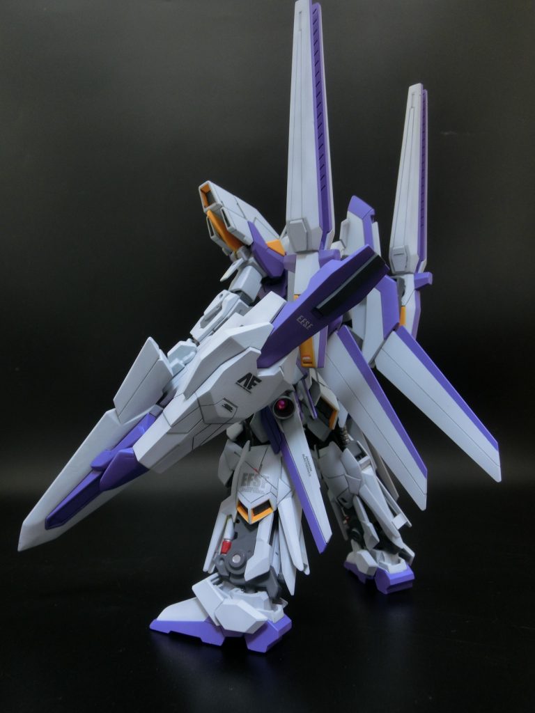 背後からのアングル