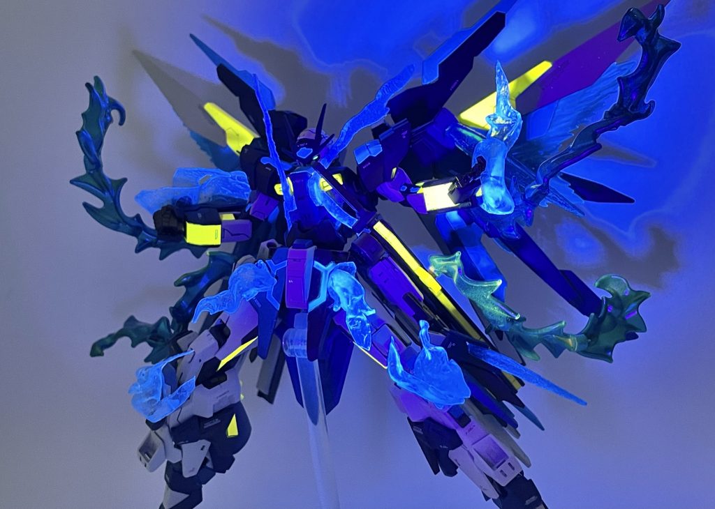 蒼い炎を纏ってる感じ良いですよね…