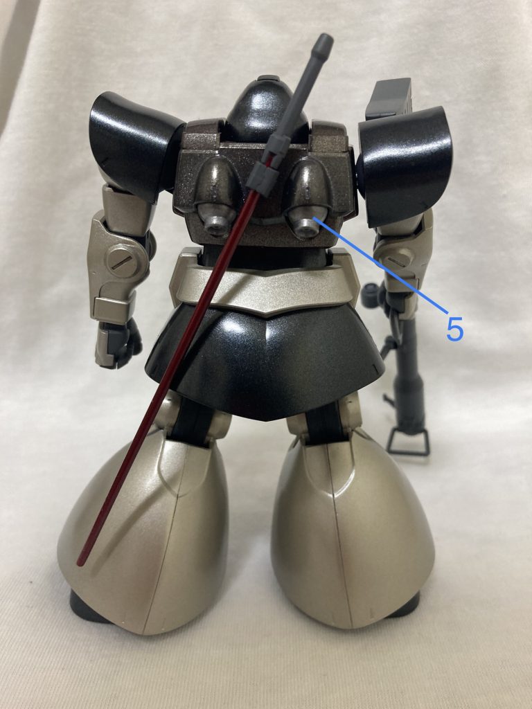 今回のカラーレシピは下記の通りになります。①紫外装【メインカラー】チタンシルバー TS-88②黒外装メタリックブラック TS-40③グレー外装メタリックグレイ TS-94④胸部部分塗装クリアレッド TS-74⑤バックパックバーニアライトガンメタル TS-42⑥関節・武器類ラバーブラック TS-82メタリックレッド TS-18(ビームサーベル)⑦下地・仕上げトップコートMｒサーフェイサーグレー(下地)つや消しトップコートつや有りトップコートエナメルブラック(スミ入れ)ジオン系の機体が好きというのもありますが、せっかくならばドムの日作品として再度作ってみたくなりました(結構すぎちゃってますが💦何色かシルバー調の塗料を試した所チタンシルバーがなんだかんだしっくりくる感覚がありますね。