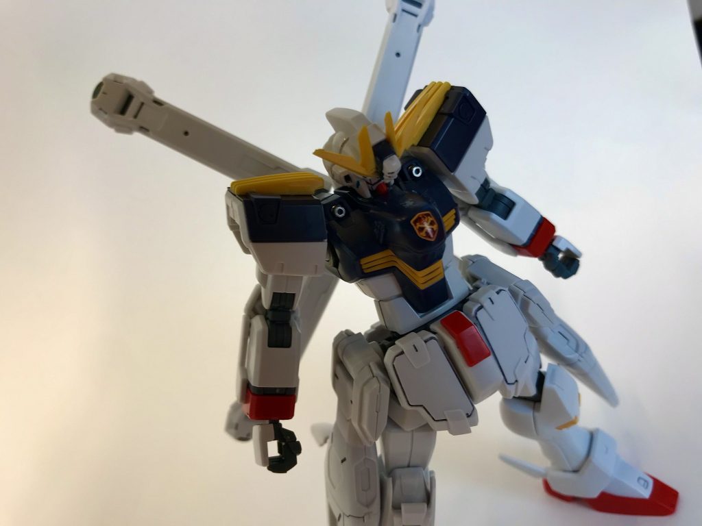 頭部アンテナを4っつにして腰アーマーをアスタロトから拝借しました。