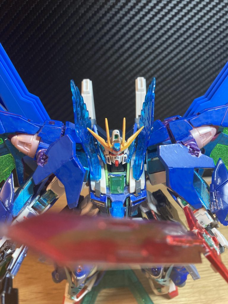 また近接必殺技、「エターナルバースト」はあまり使用されることがないようだが、それでも非常に強力になっている。 (余談)ダブルオースカイのツインドライブをヒムカイがなぜ作り上げることができたのか謎である。