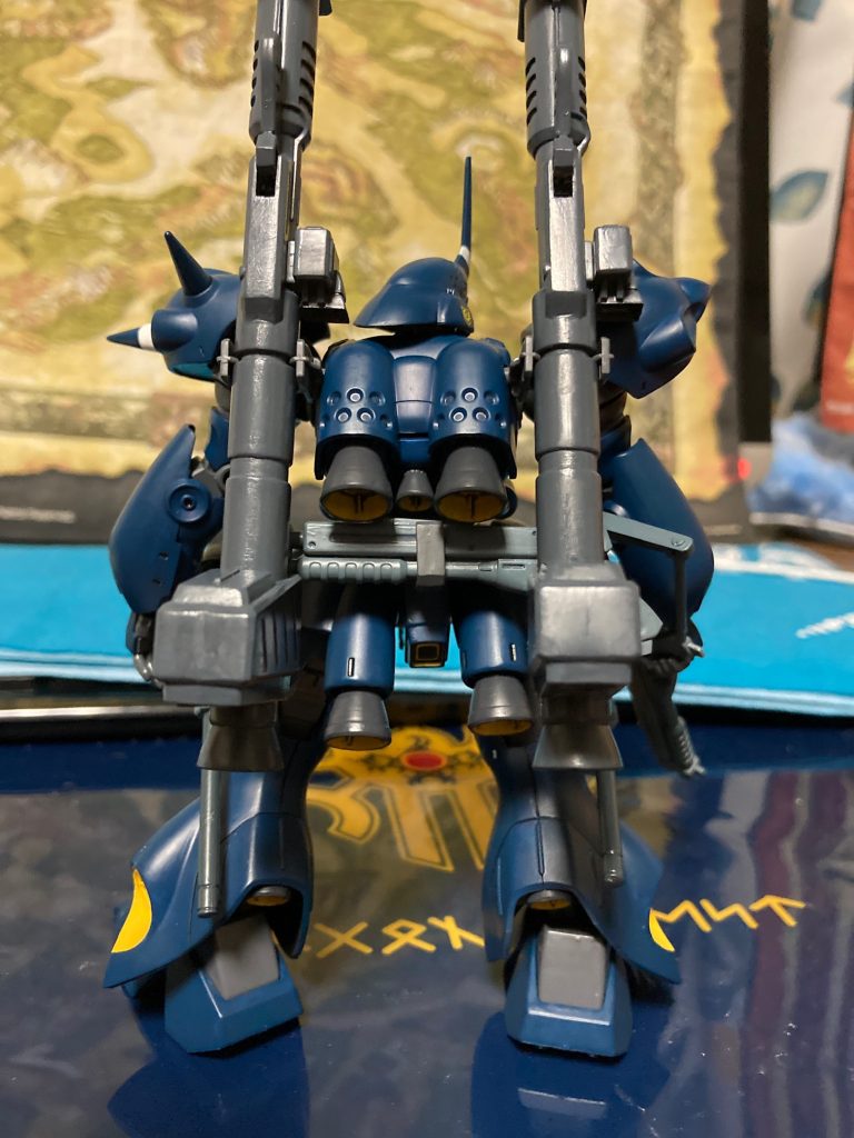 付属するショットガンやバズーカーに容赦無く合わせ目が出るので、合わせ目消しの練習になりました。こうして見ると、バズーカーの合わせ目が消し切れていなかったり、消てていても塗装面に粗となって表れていたり😅