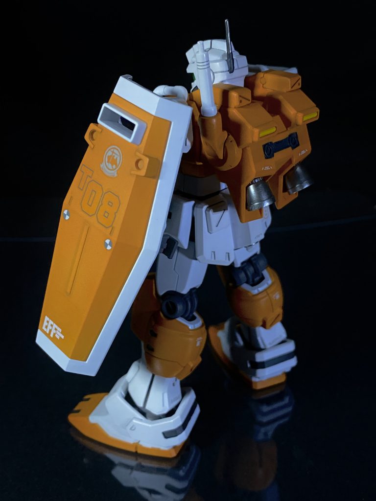 バックショット。このゴツい感じ、ロマンですwバーニアもお約束のメタリック。