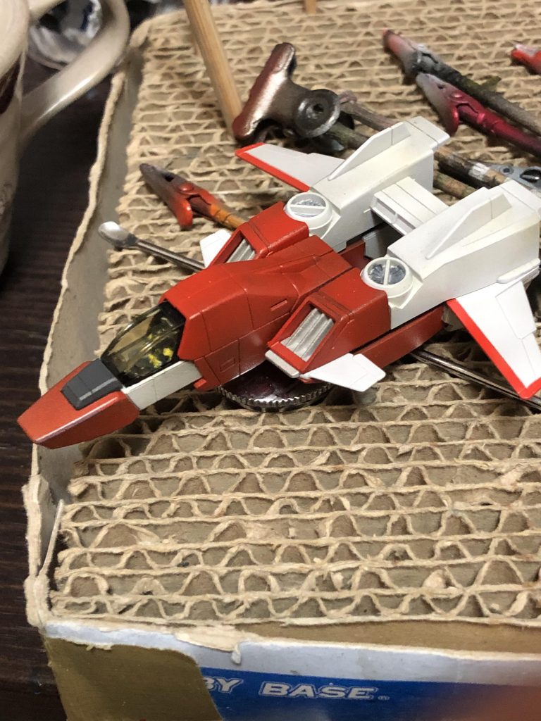 もう一つのコアファイターはディープストライカーのイメージで赤く塗っちゃいました。