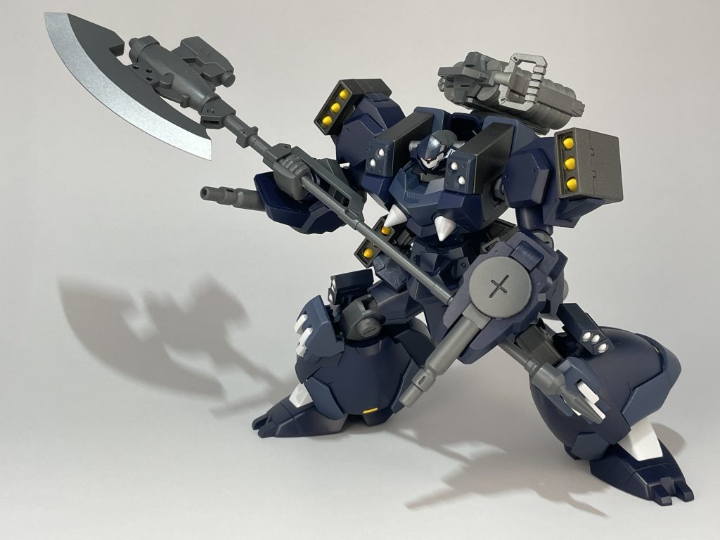 メイン武器のジャイアントヒートホーク。長物は撮影難しくて大変でした。