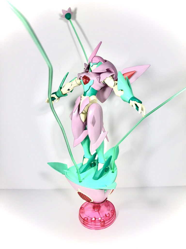 台座もイチゴ柄にしました