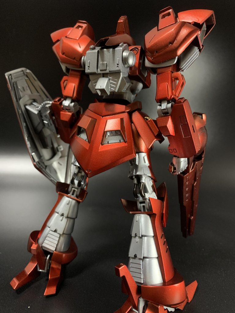 バックパックはそのまま使えるかと思ったのですが、頭部の後ろが長くて干渉するのでほぼスクラッチになりました。腿から脹脛にかけてのディテールがごちゃごちゃしてるのが、お気に入りです。このへん元のイラストとはまったく違うんですけどね。