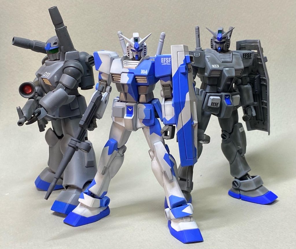 ガンキャノン011号機も同じ部隊です。と、いう脳内設定で、額とスリッパのポイントカラーを同じ色で揃えています。キャノンは20年近く前、ロービジ風が去年、今回のスプリンター風で、3機の小隊が二十数年越しで揃ったという…。(笑)