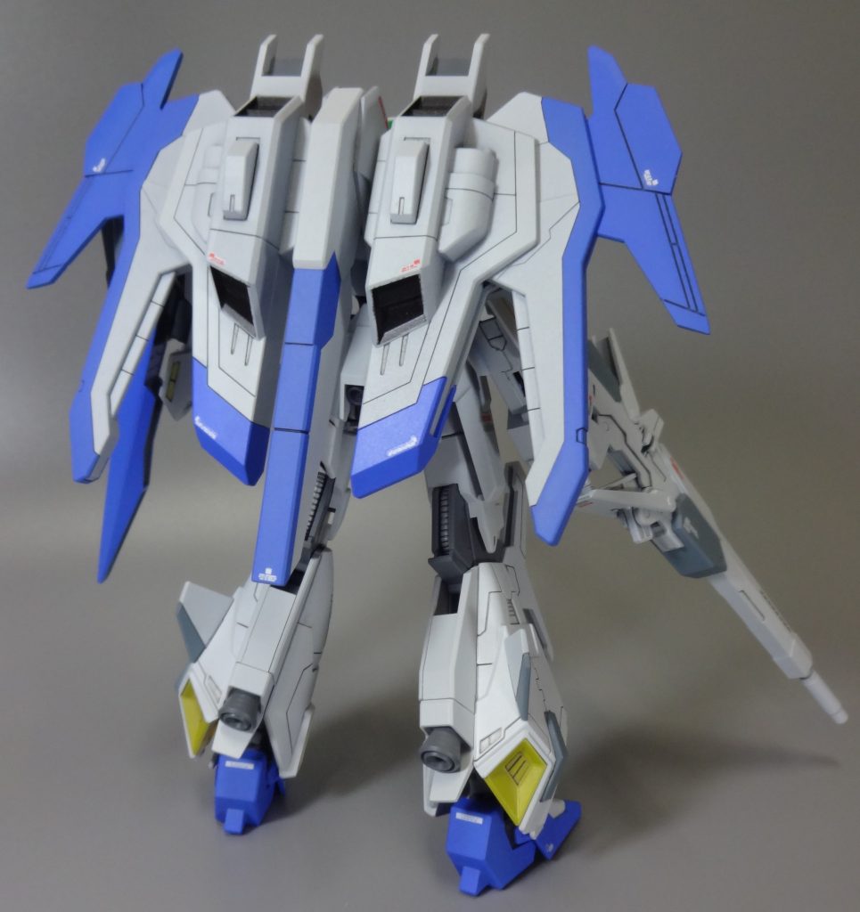 色変更がメインなので、デカールはほどほどにしてあります。