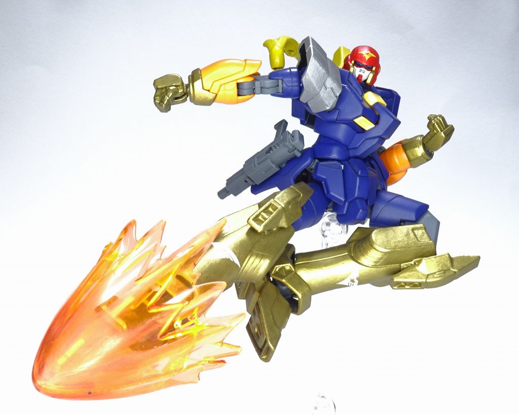 キャプテンキック!キャプテンの正体は謎に包まれている。重罪を犯した撃墜王が素性を隠してティターンズに入隊したという噂もあるが真偽は不明。ただ一つ言えるのは、彼は卓越した操縦テクニックを持ち、全宇宙のジオン残党達から一目置かれるナイスガイということです。