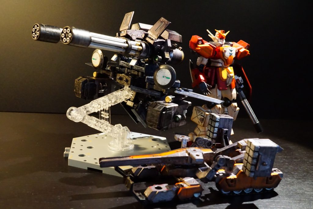 アームズを分離した状態です。へビア本体はそのままに、追加アイテムでどこまでパワーアップできるか?に拘ってみました。フライトユニットは、他のエグザビークルにも接続してみたいです。