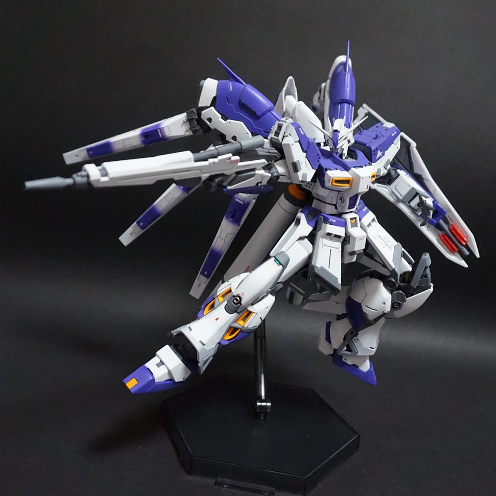 ビームライフルを構えて