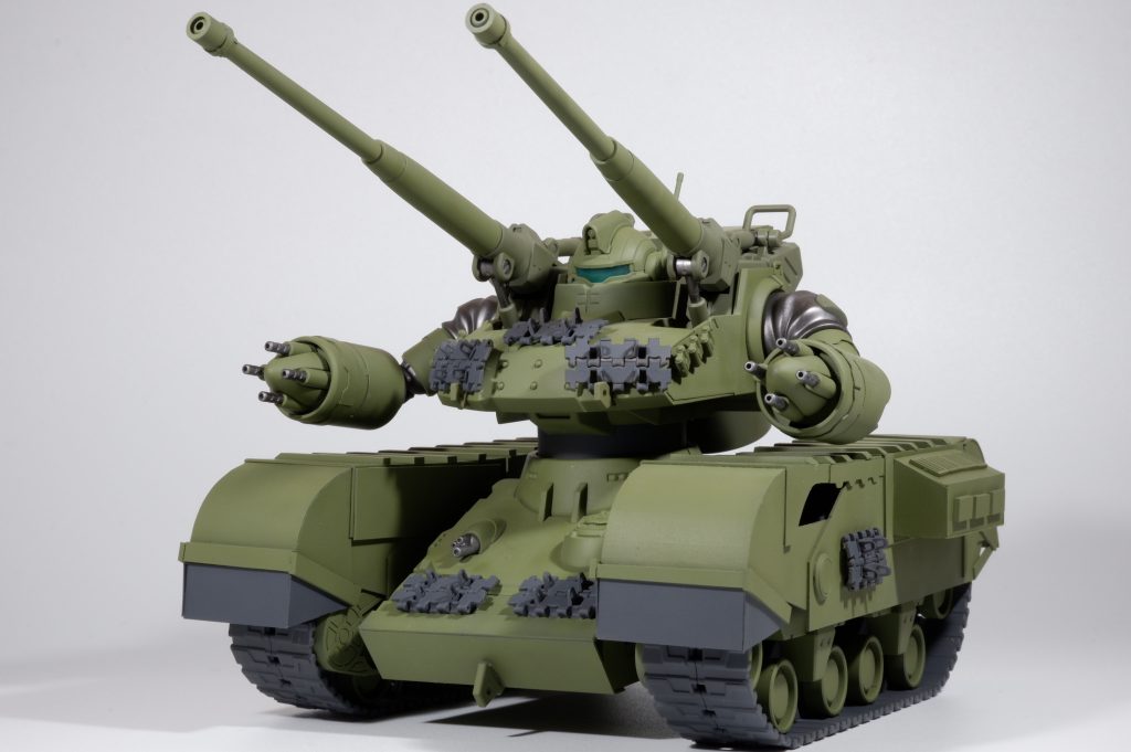 正面主な改修点として、履帯スカートをプラ板で模して作成しました!また、戦車らしさを出すために履帯を装甲に張り付けてみました!