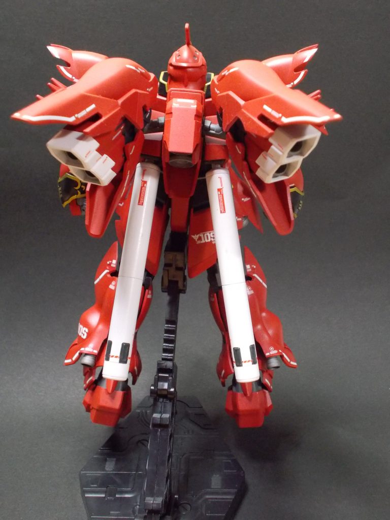 プロペラントタンクのダボアナは合いが悪く、繋ぎ目に大きな段差が出来たので、有償請求でパーツを取り寄せ作り直し。タンクのアポジモーターはエナメルでの筆塗りとしました。