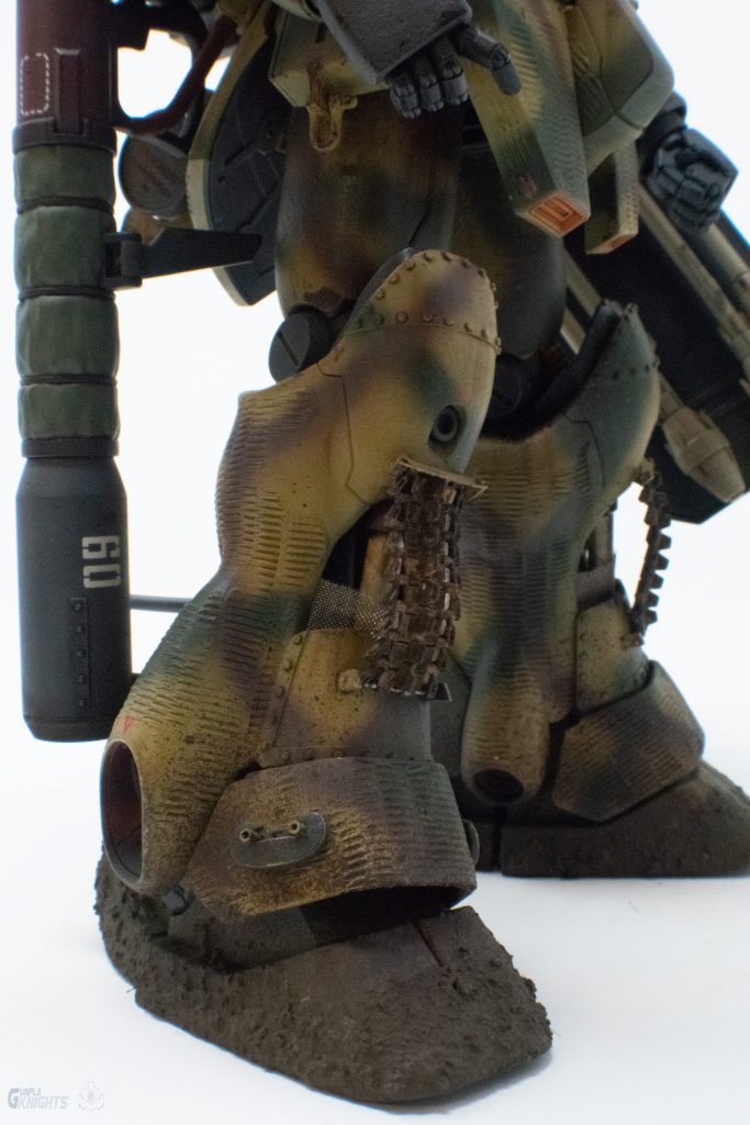 Spare Fruilmodel metal tracks were used to give a more natural look to the added track armor.