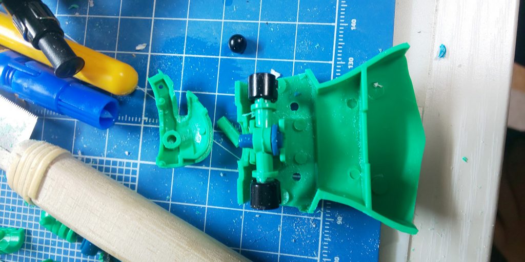 もとの前後可動の先端に関節技をつけてみたが結局あんまり意味なし。