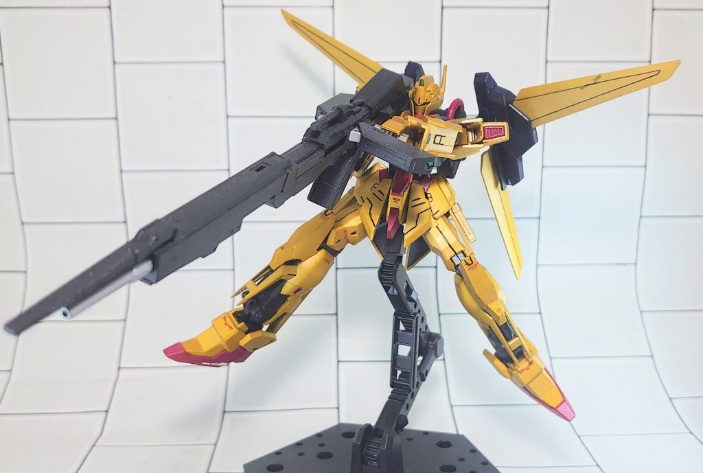 ハイパーメガランチャー本体はブラック、持ち手と銃口はシルバーで塗装しました。