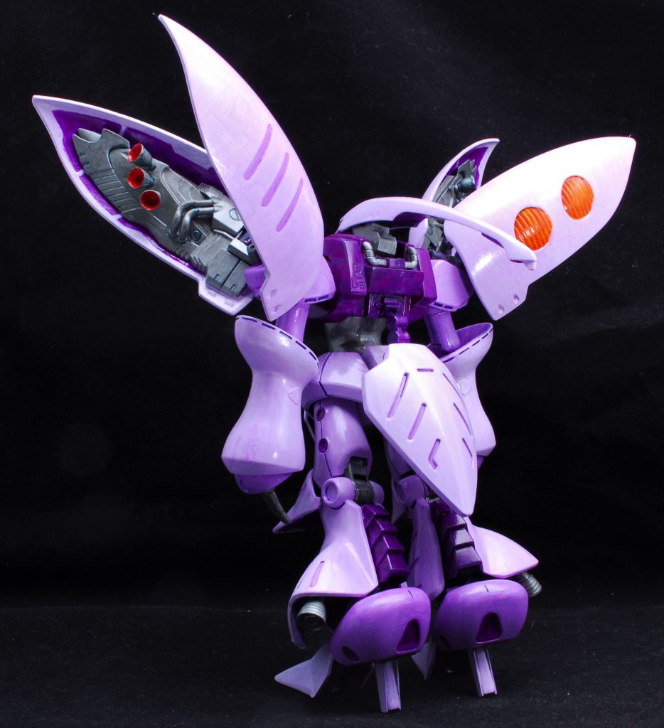 ファンネルコンテナの位置下げ、脚部にバーニア追加、ヒールはプラ棒とプラ板で作成