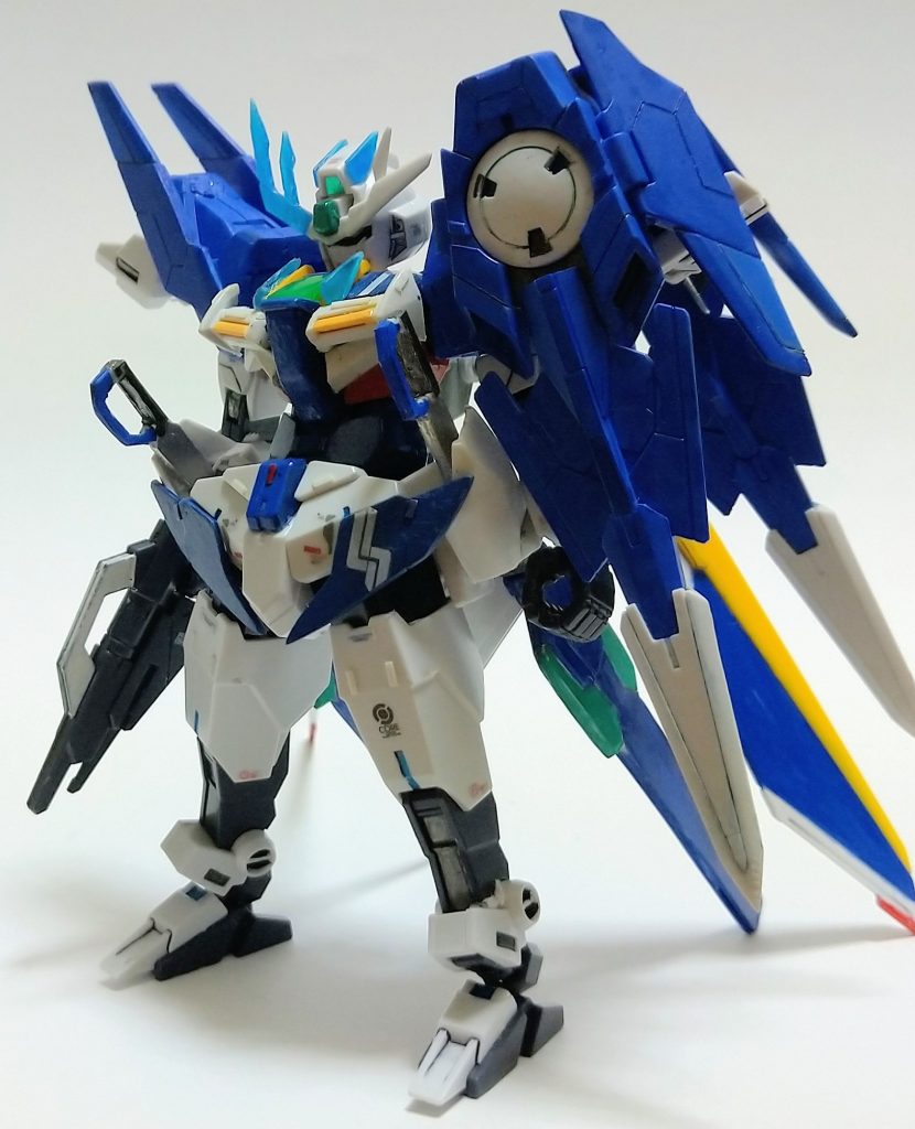 ・PFF-X7ⅣB/N ビルドコアガンダムノヴァとある戦いで大破したビルドコアガンダムネクサスに改修を施し強化した姿。ネクサス(PFF‐X7ⅢB/N)の頃の武装はミラージュコアディフェンサー以外は全て引き継ぎ、左肩に新規兵装「ノヴァクロスユニット」を装着している。アンテナは破損した側を改修しており、またツインアイも左右で色が異なる。