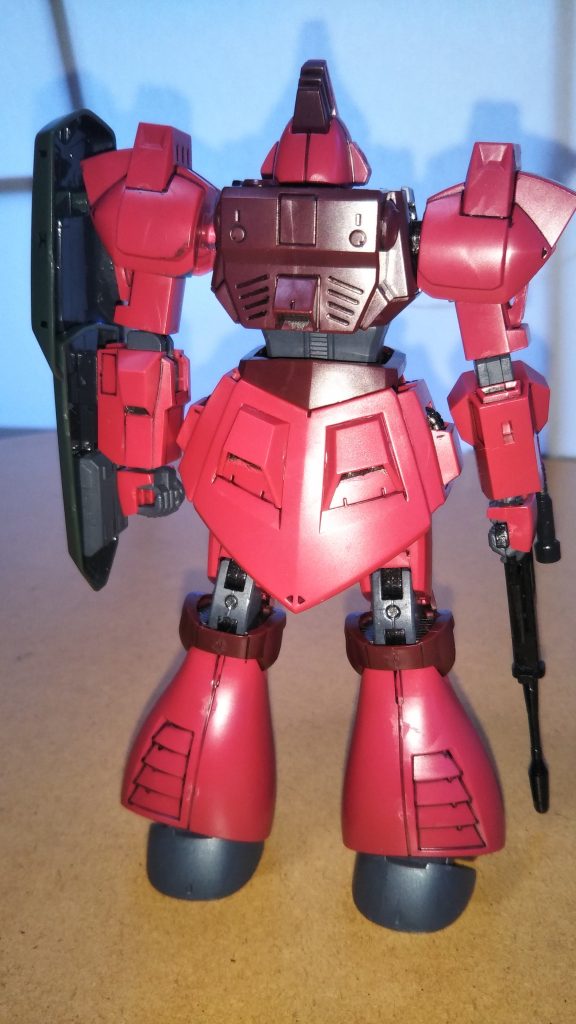 リアビューです。 スミ入れは、最近は鉛筆やシャープペンを使うことが多いのですが、今回は久しぶりに新調したスミ入れペンを使ってみました。 やはり新品だと、スミ入れペンでもそこそこのスミ入れができますね。 実は今回、時間がなかったのでスミ入れもしないで投稿する予定だったのですが「それじゃあまりにもショボいだろう」ということで思いとどまり、急いでスミ入れを施しました。 やはり、スミ入れをすると全体が引き締まって良いですね。やって正解でした!