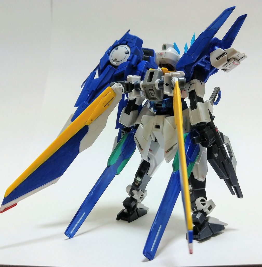 バックパックには「マニューバウイングユニット」を装備。武装コアスプレーガンコアハイパーバズーカビームサーベルフレイムサーベルGNフィンファングGNソードビットGNフィールド発生装置ノヴァクロスユニット搭載システムナイトロシステムプラネッツシステム