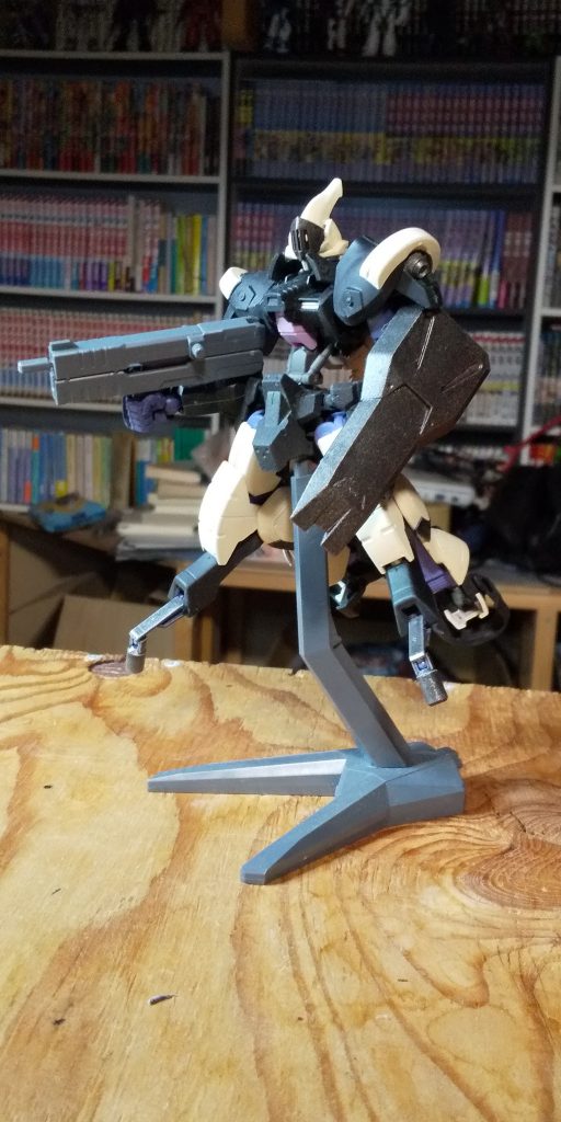 一応、足はトルーパーのまんまなので、形態の変化は、出来ます。 