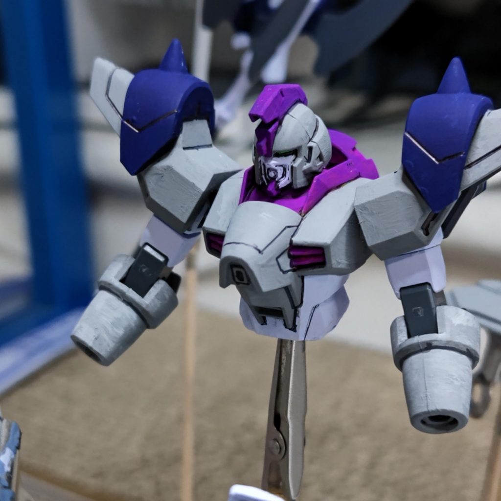 全身をアクリルガッシュで筆塗りしました。墨入れはピグマ水性のピリペン。