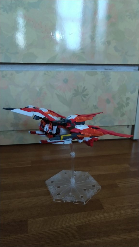 ネオバードモード。前方に火力を集中させる事ができます。しかし、エネルギー消費が……(´・ω・`)