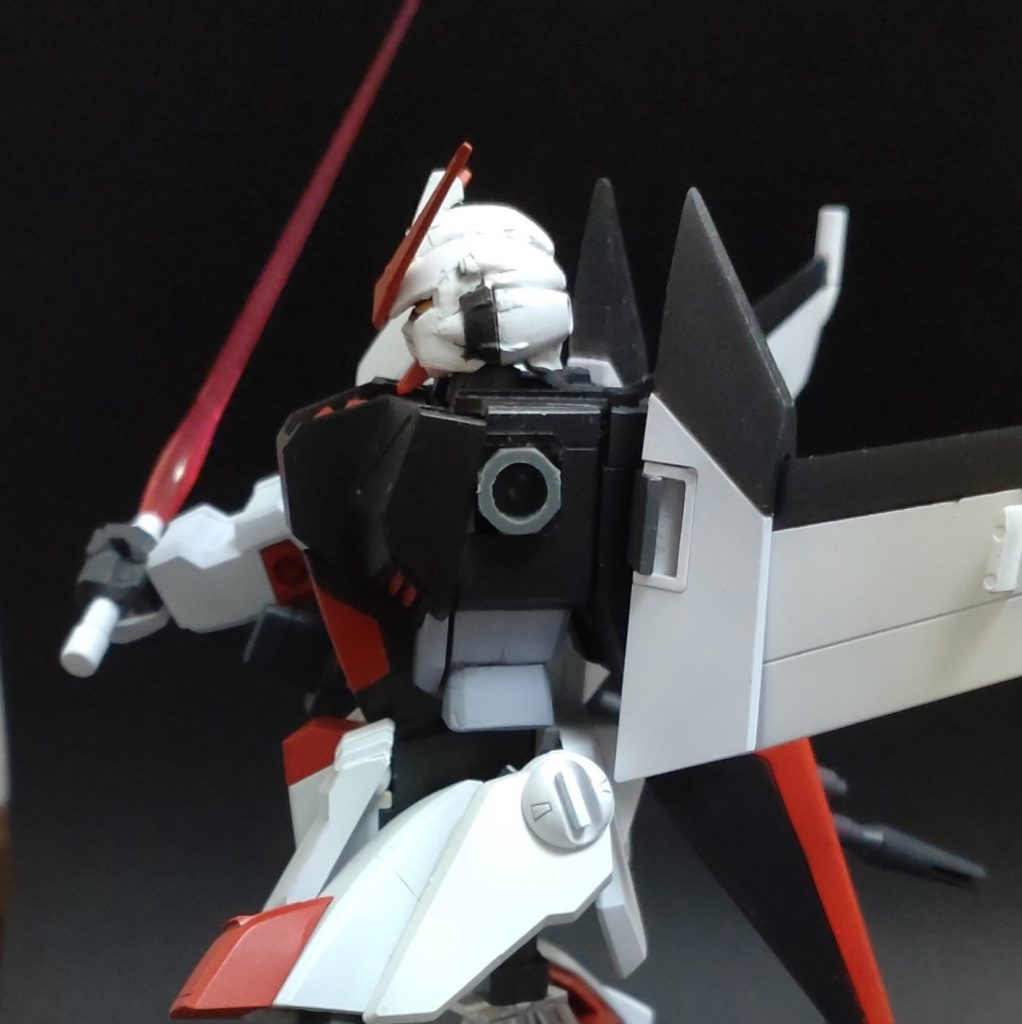 胸部は分割しつつ角度を変更しています。結果キットそのままのアームは使えなくなったので別にジョイントを作っています。両機ともに差し替え変形も可能です！最後まで見てくださりありがとうございました。次はブリッツガンダムを製作予定です。