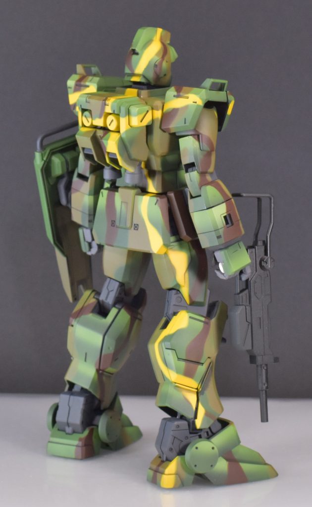 迷彩塗り分けはひっつき虫マスキングで行ってみました