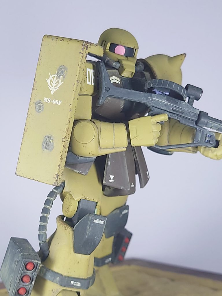 アップショルダーシールドの弾痕がお気に入り