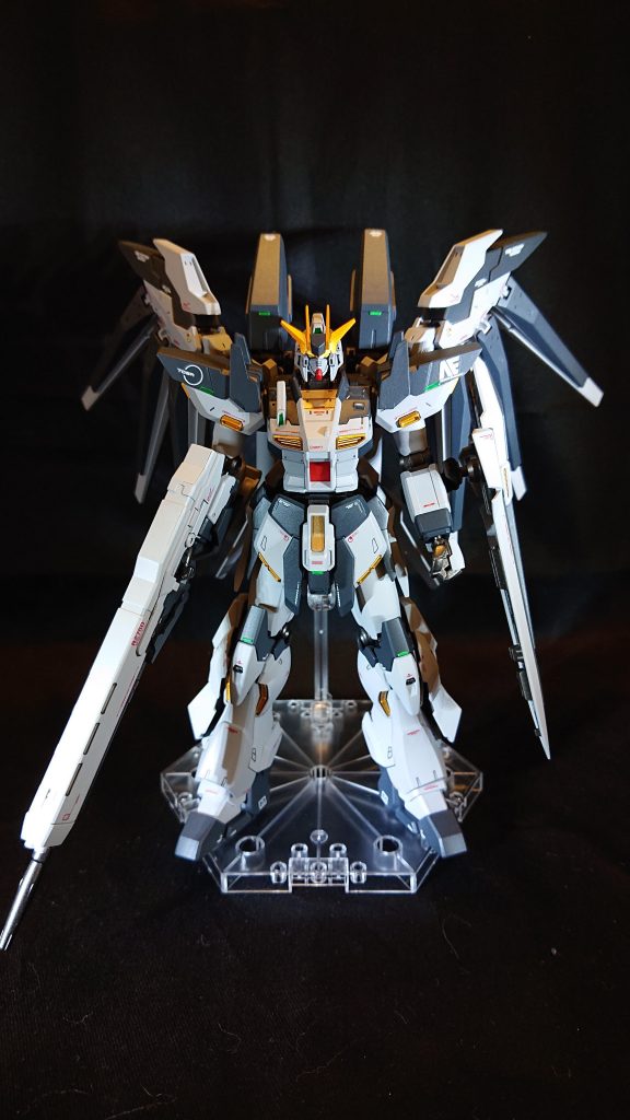 HGBF 1/144 RX-93-v2V Hi-νガンダムヴレイブ–2枚目/制作者：かずよし