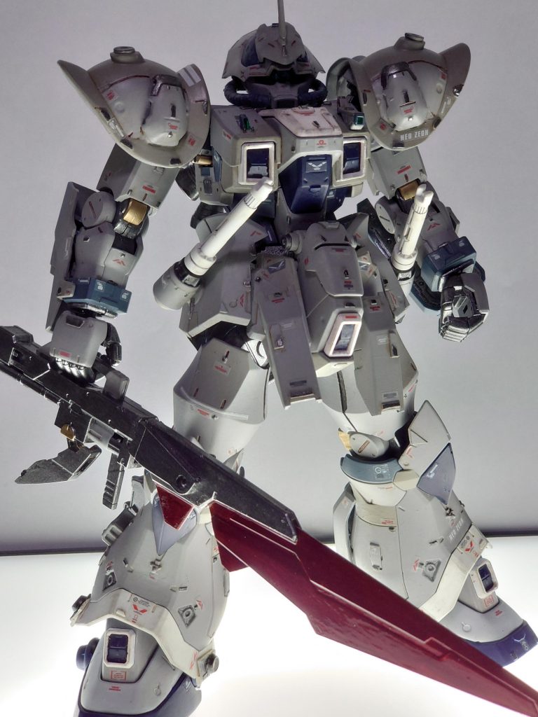 武装その1 ヒートバスター一年戦争時にイフリートで試験運用する予定だった武装をネオ・ジオンが手を加える事で問題とされていた武装の稼働限界時間がクリアされ対モビルスーツ戦の他、戦艦などにも有効な武装に仕上げられた。フェニーチェリナーシタのウイングとグレイズのライフル等をがっちゃんこして作りました〜٩( ᐛ )۶