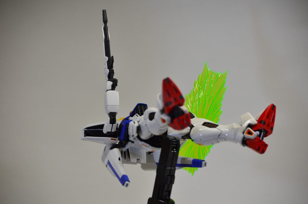 上のシーンから連続した場面、ライフルで連撃するシーンをイメージして撮った一枚