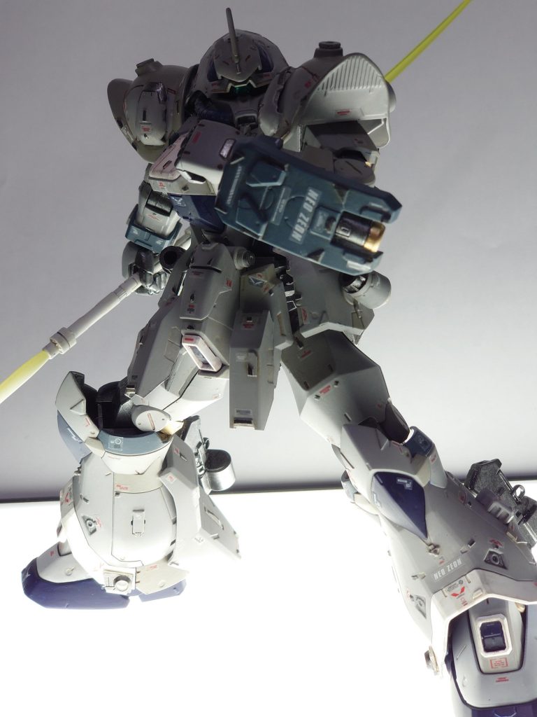 武装その2 高出力ビームサーベル連結させビームナギナタのように扱う事が可能となっているビームサーベル、リゲルグ等に装備される予定だった物の試験型を搭載した。 ジャスティスから持ってきました ٩( 'ω' )