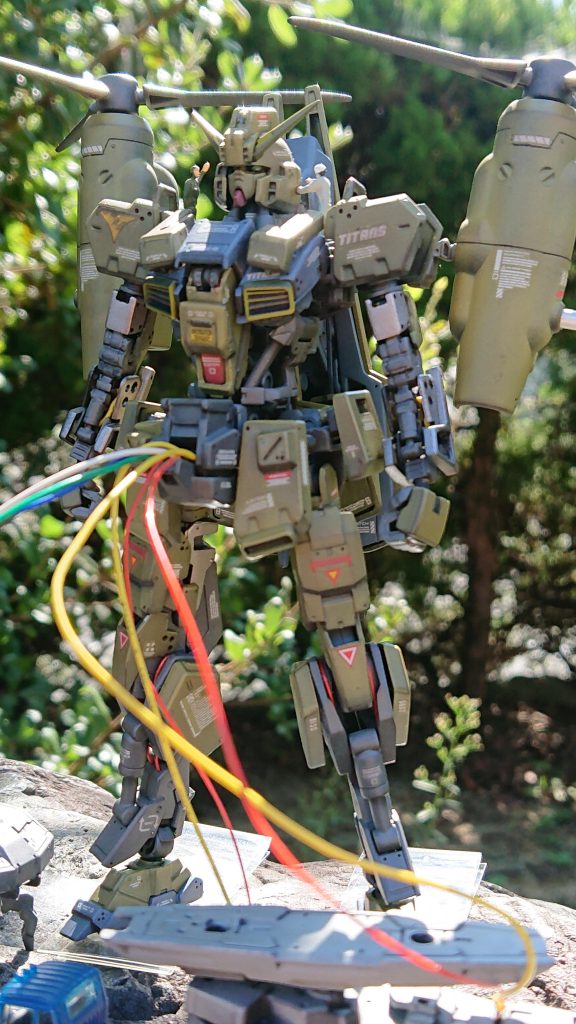 大まかに説明しますと大気園内の状況下において空中に留まるホバリング装置で地上にあるカラバ軍を殲滅するのが目的です😤。