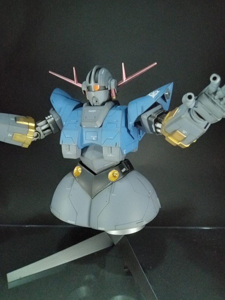 やはりHGUCかっこいいです。RGが買えないだけ。。。