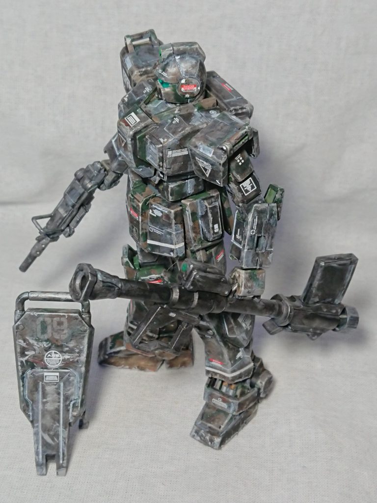 バズーカにグリップを付けて携行できるようにしました。