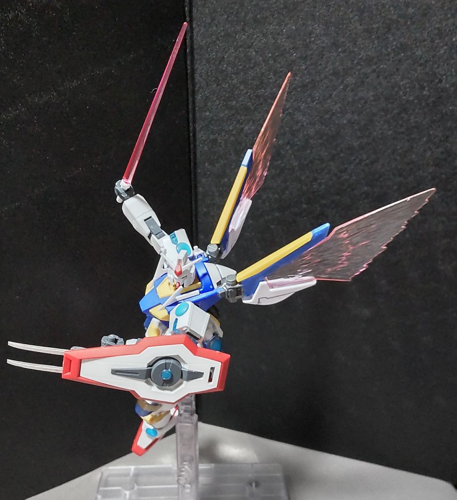 超高速接近かつビームサーベル抜刀!