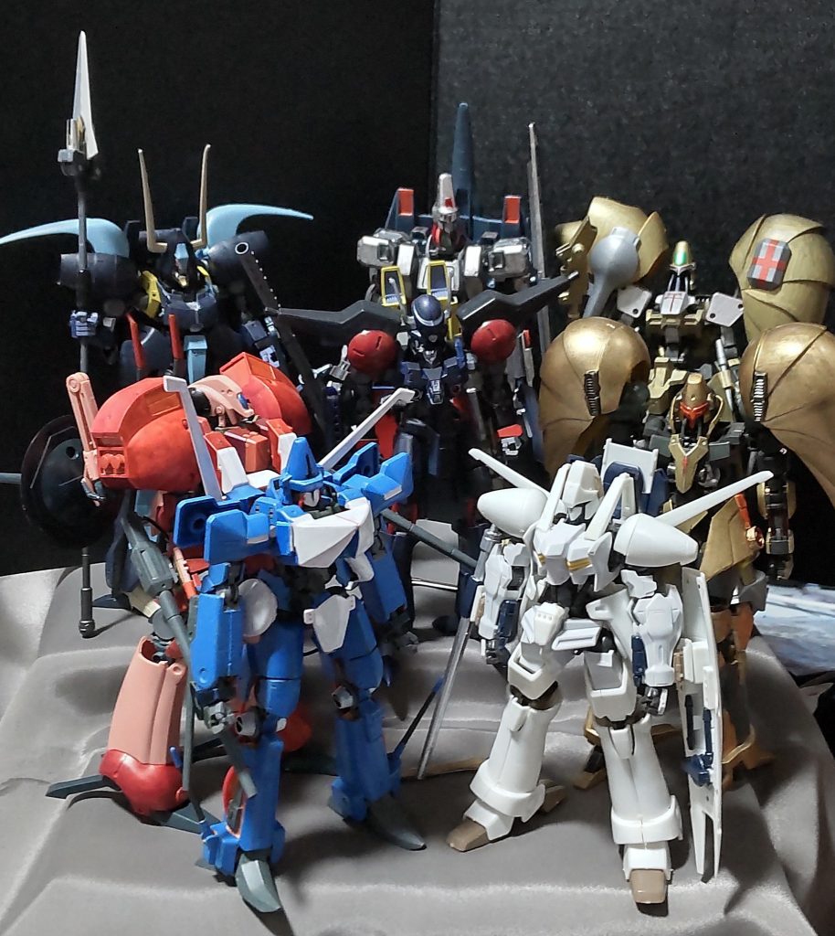 これまでの鉄血HMシリーズの皆との集合写真エルガイムから作り出して、今回のエルガイムmk2を作るのに1年半くらいかけて鉄血HMシリーズに関わってきたのね……