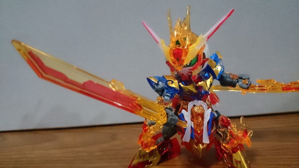 武器が大砲と大剣って、ソードシルエットとブラストシルエット、ないし名無し砲とアロンダイトでもモチーフにしてるんスかね?