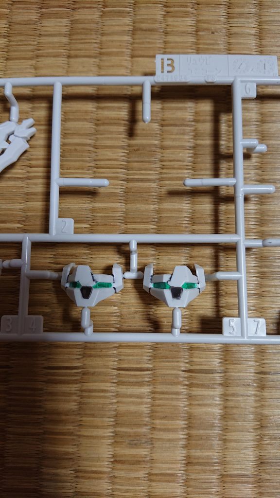 脚の塗装です。