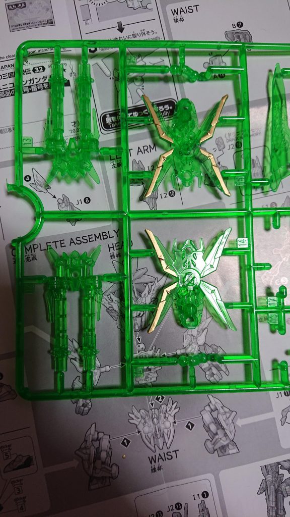 シールドの塗装です。