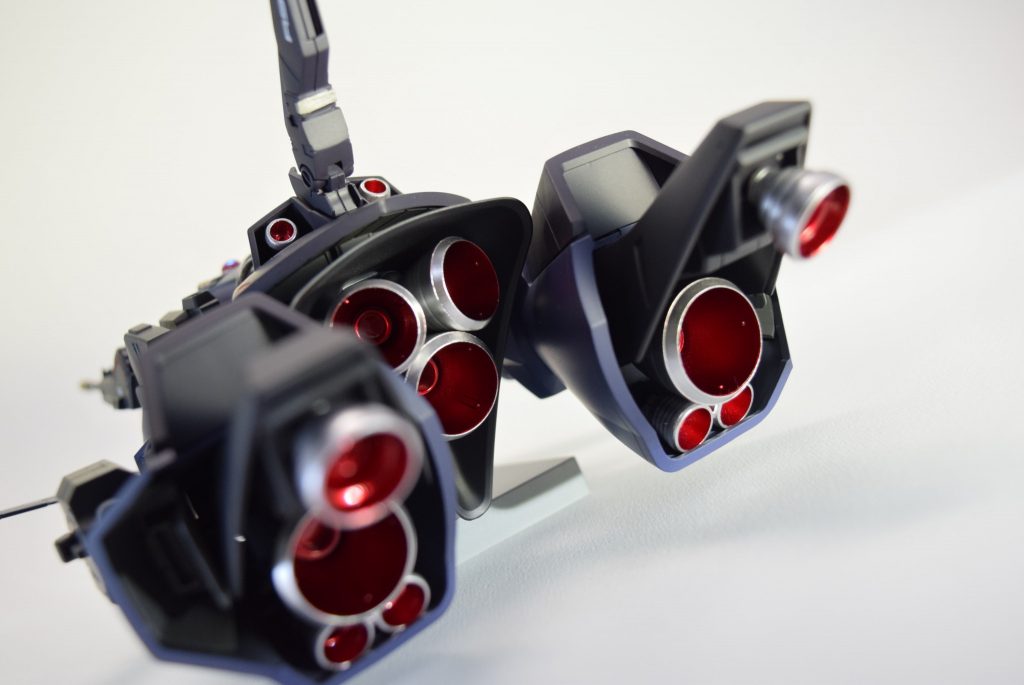 情報集めて、一発かまして逃げるのが目的ですので、ブースターを大量に取り付けました。というか、そうしないと私の技量ではスカスカの足裏をカバーできません。情報量をモリモリにできる人が羨ましいです。