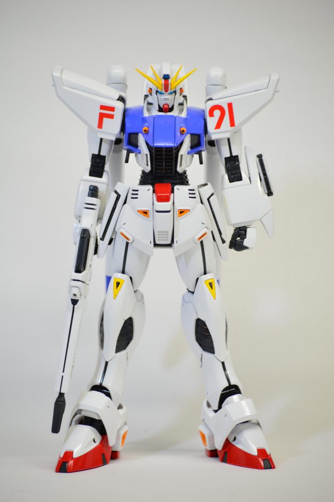 フロントショット。光沢仕上げの似合う作品になりました。