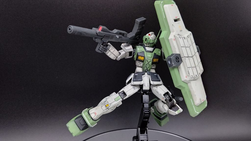 通常形態でロケットバズーカ発射