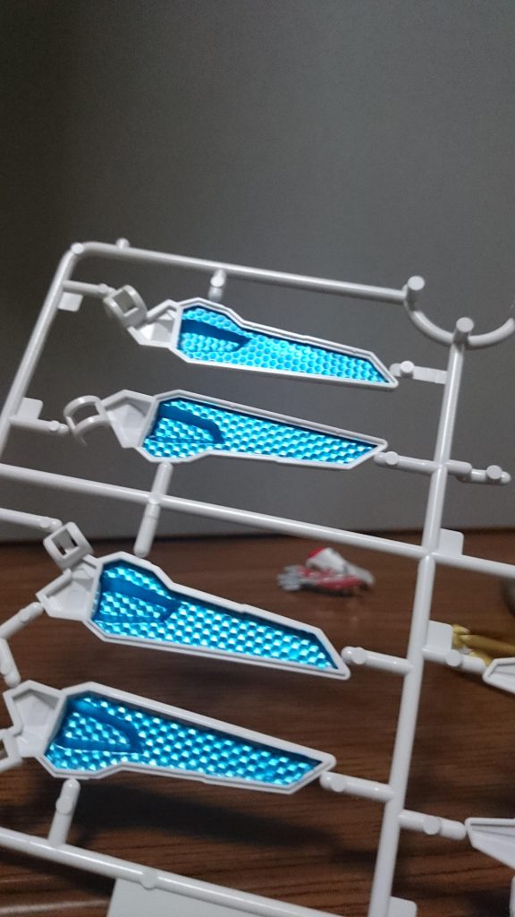 メタ系で塗装すると、モールドと光の反射でなんか、こう、ものすごくいい感じになったっス(←語彙力やばい)